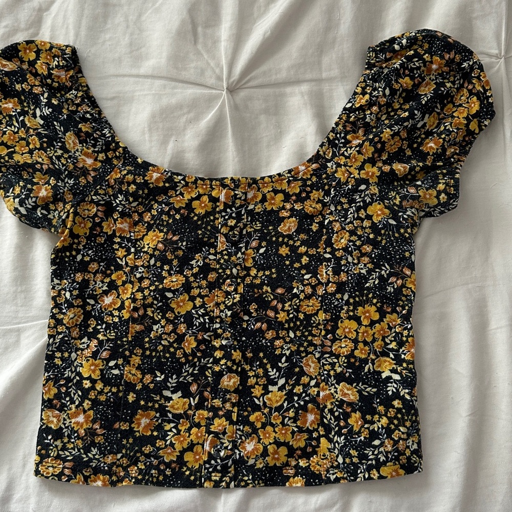 black & yellow | floral pattern | shirt | 🖤💛